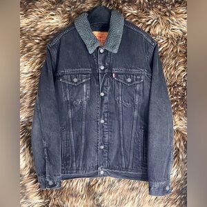 Vintage Levi's Mens Black Denim Trucker Jean Jacket Gray Sherpa Lined Size XL